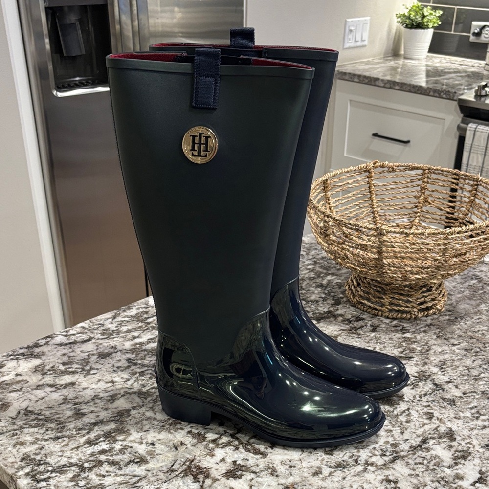 Tommy Hilfiger Dark Blue Glossy Boots